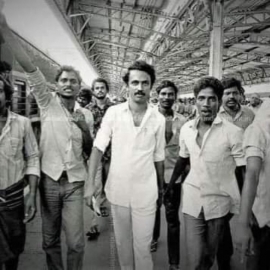 கெத்தா நடந்து வர்றார்!