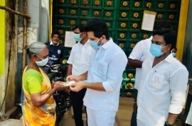  நேரில் சந்தித்து நிதியுதவி 